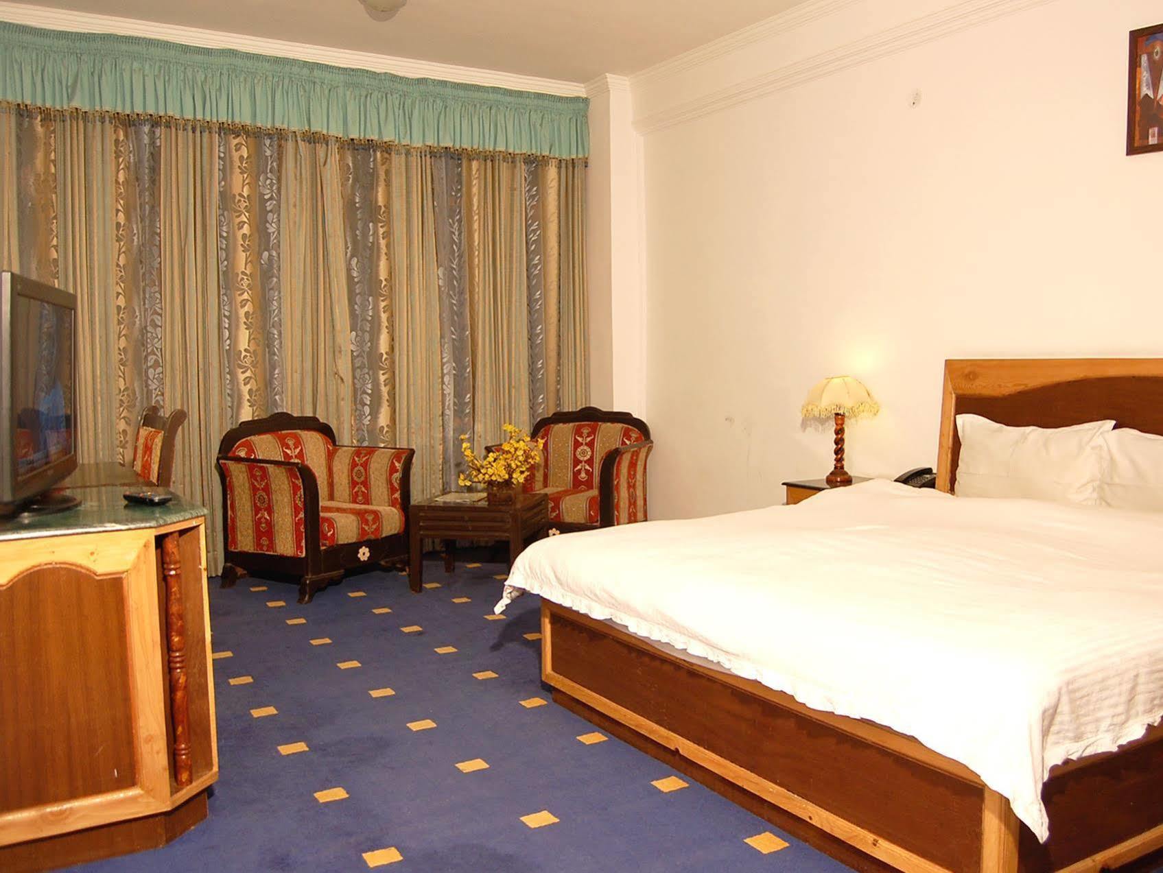 Hotel Lords Residency